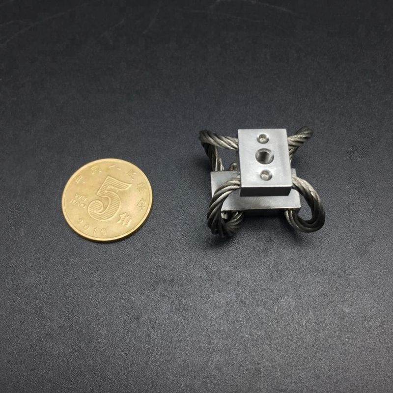 Wspaniałe zdjęcia z powietrza Kamera Gimbal Stabilizer Helikopter Drone Ochrona przed wibracjami GR3-30D-A Kompaktna linia drutowa