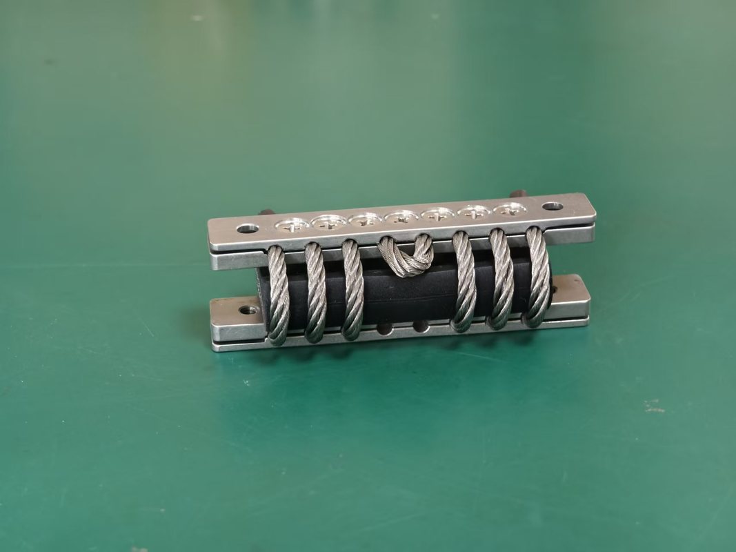 Konfigurowalny izolator wibracji z lin stalowych GX-60A(N) o dobrej odporności na szok termiczny i całkowicie metalowej konstrukcji dla stabilnej pracy